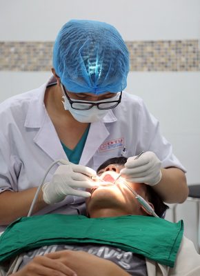 sinh viên ngành Bác sĩ Răng-Hàm-Mặt của Đại học Duy Tân